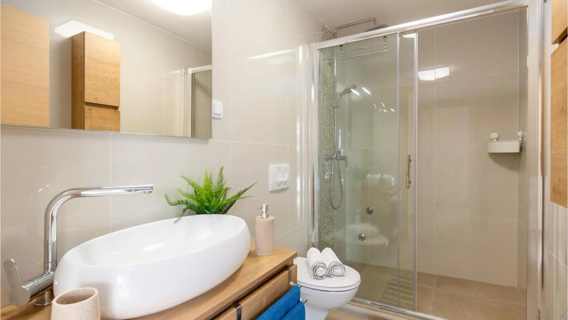 Awesome Home In Lovran With House Sea View 0*,